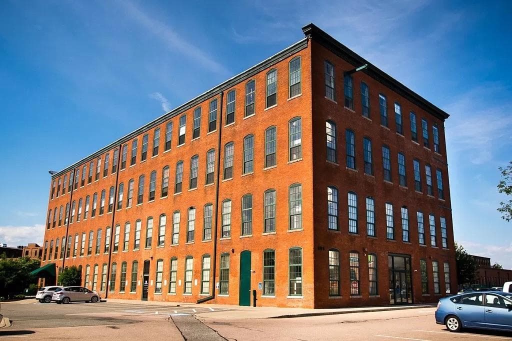 589 Atwells #4A