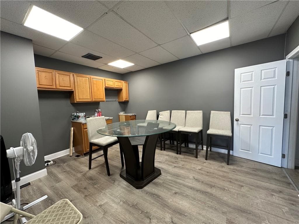 1410 Mineral Spring photo 5