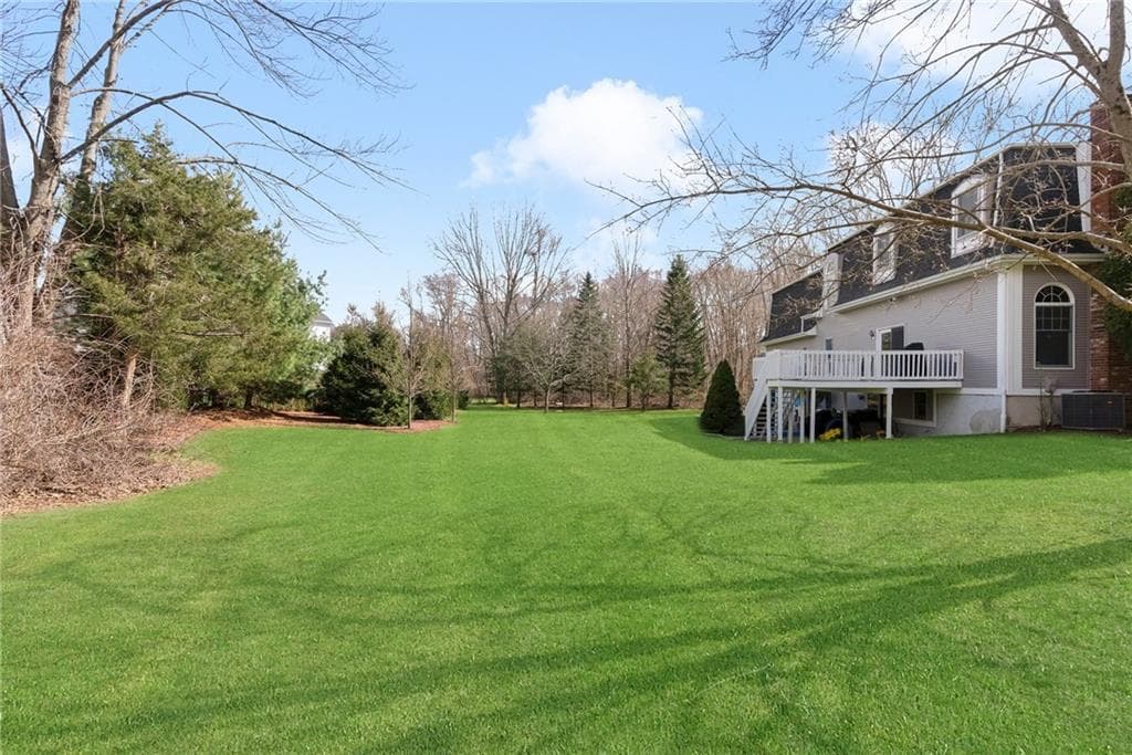 80 Howland photo 5