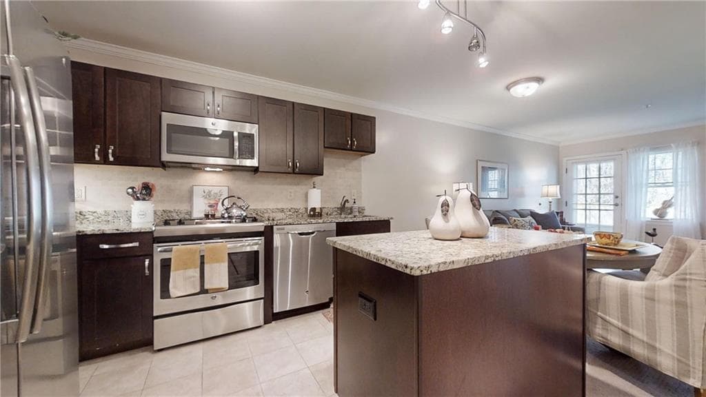 57 Grandville photo 5