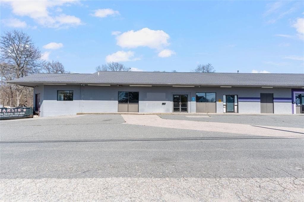 6770 Post Road photo 2