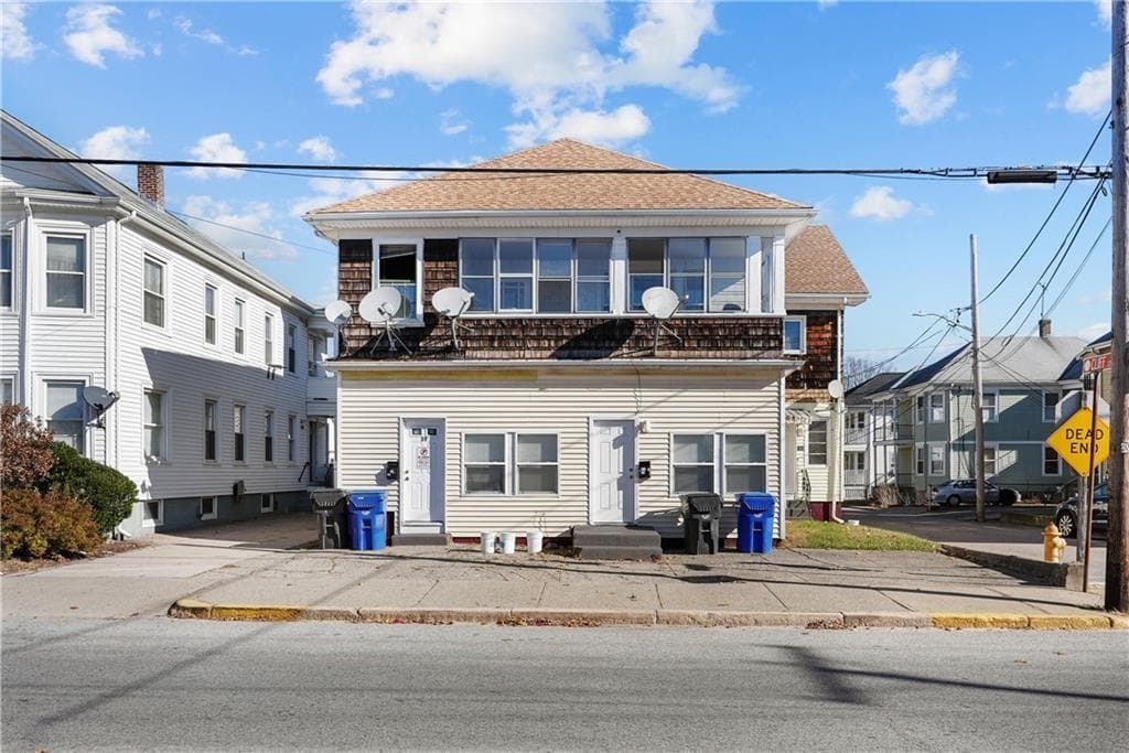 1101 Lonsdale