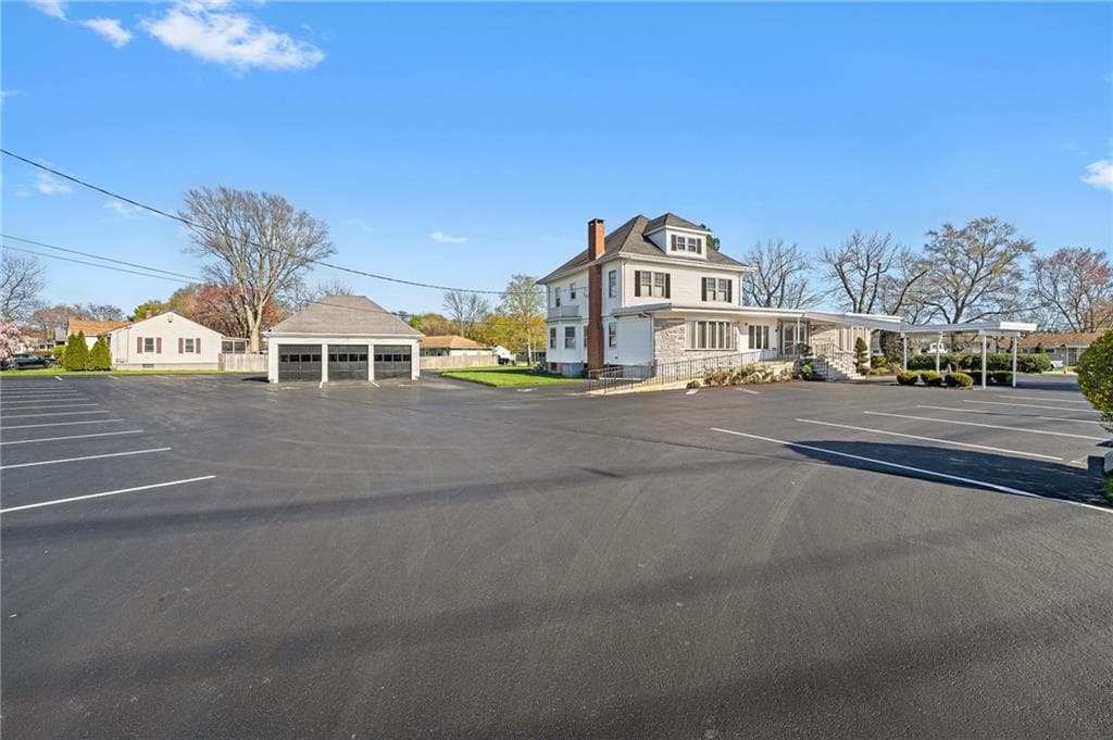 982 Warwick photo 5