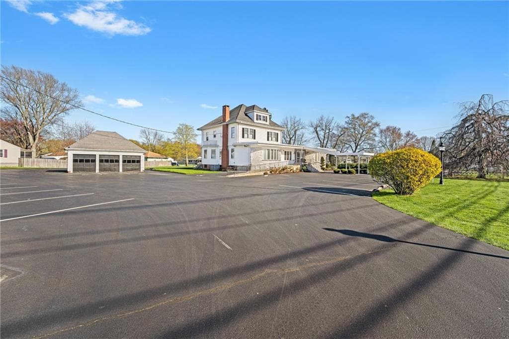 982 Warwick photo 4
