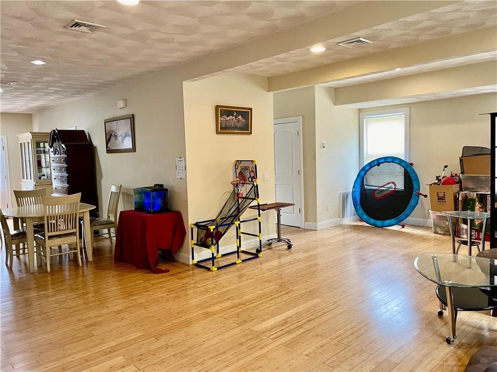 982 Plainfield #3 photo 2