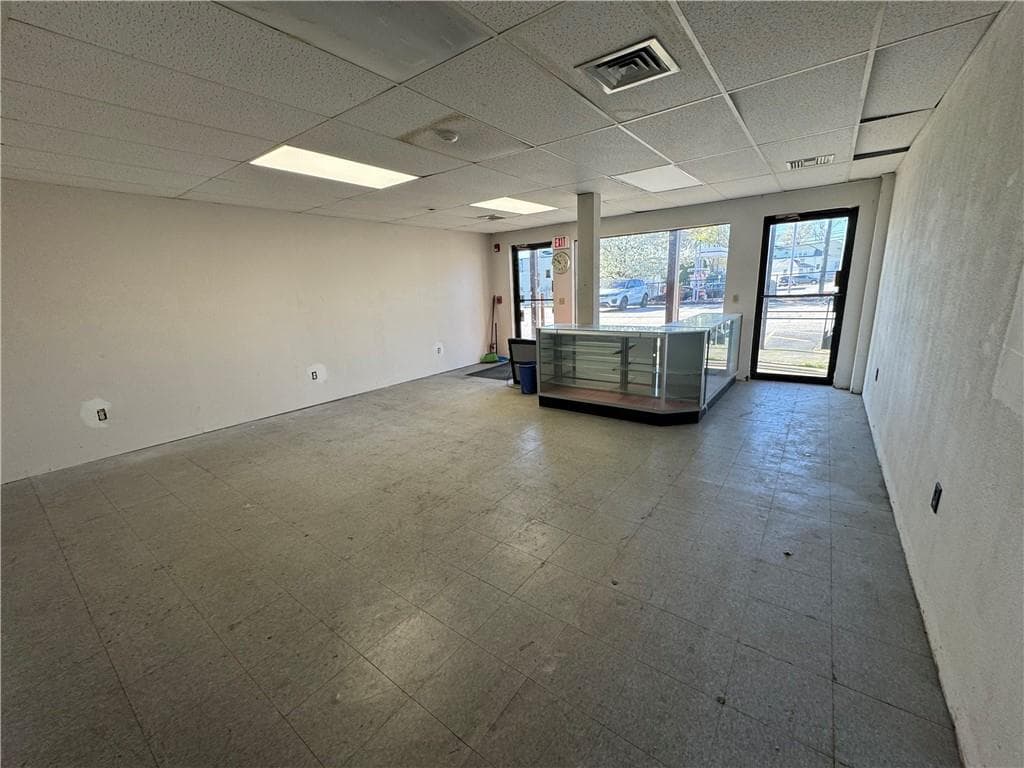 1410 Mineral Spring
