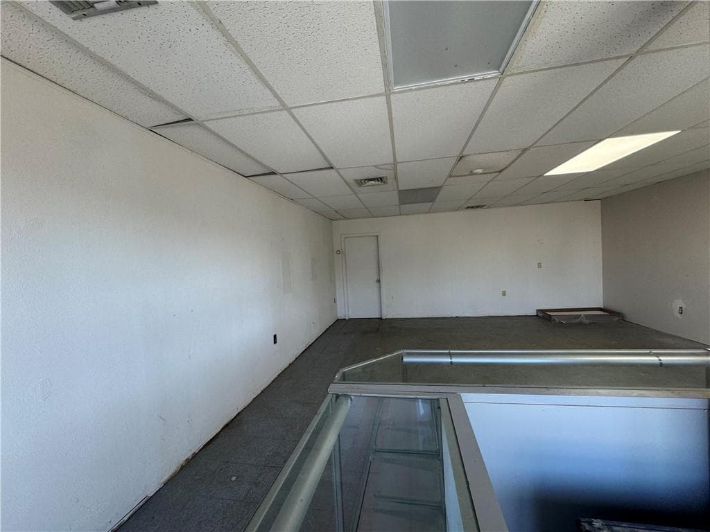 1410 Mineral Spring photo 5