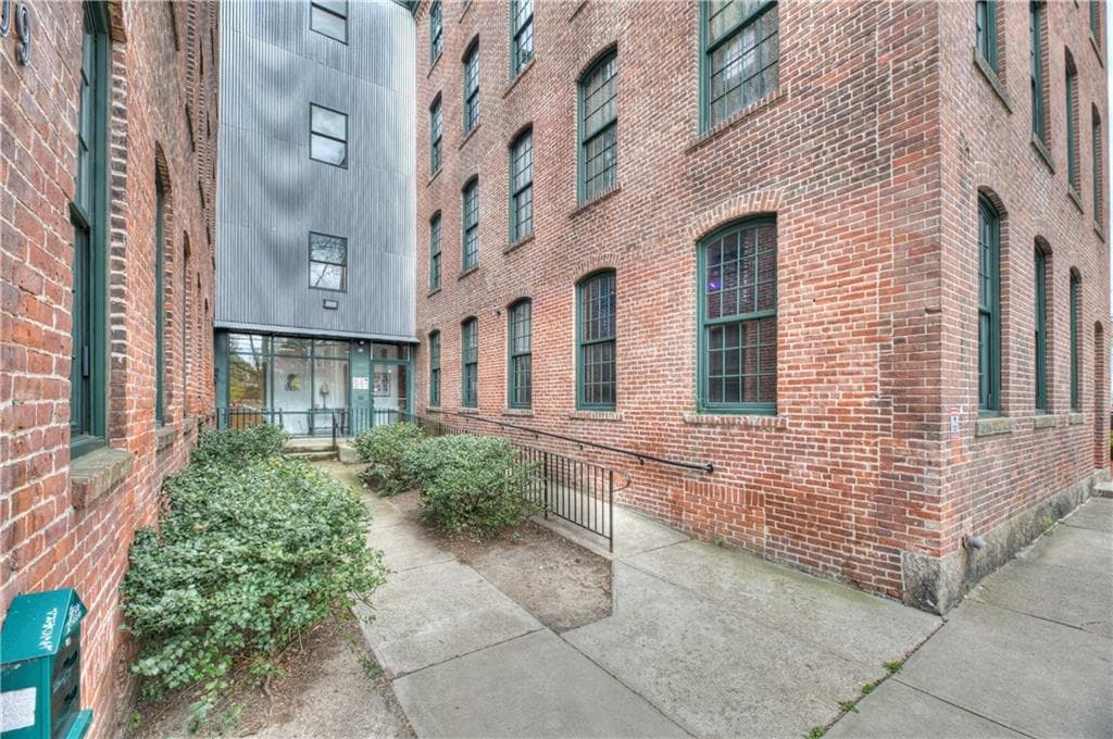 407 Pine #301 photo 2