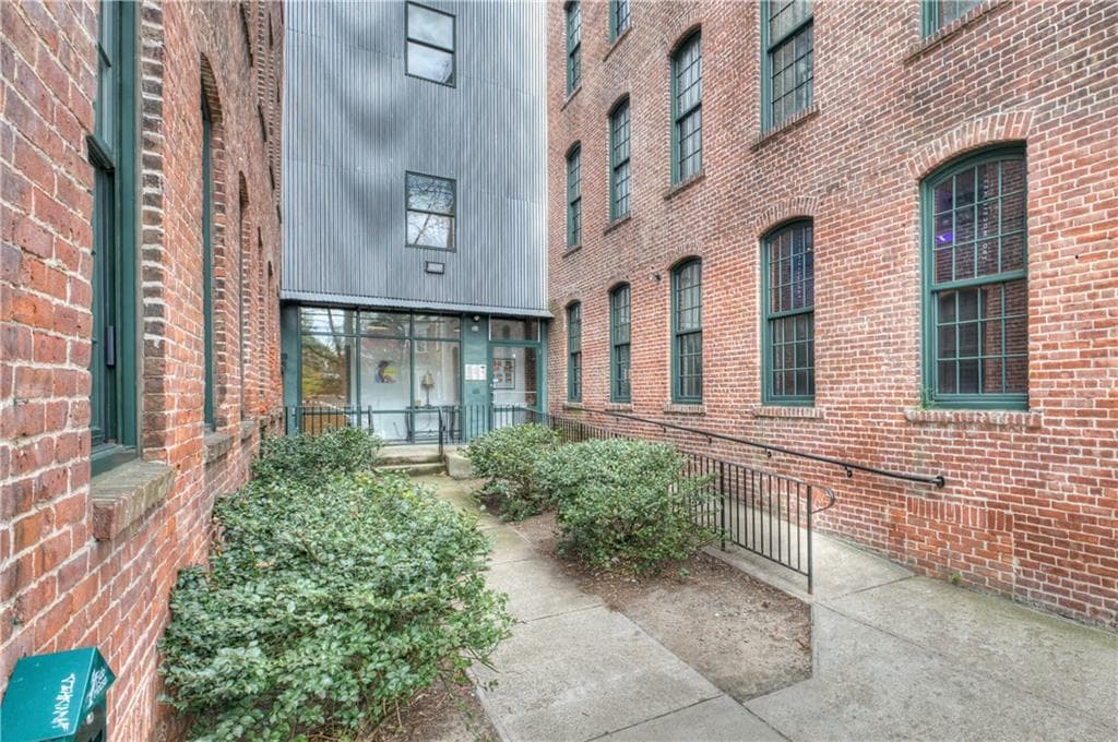 407 Pine #301 photo 3
