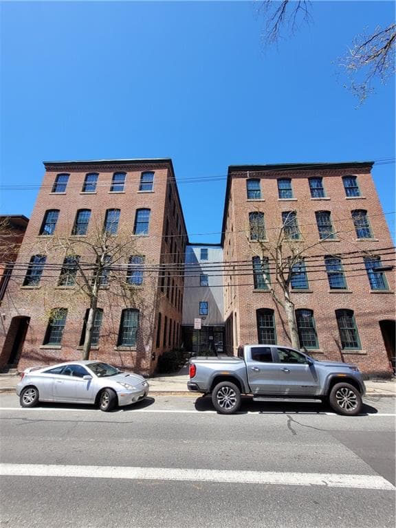 407 Pine #301