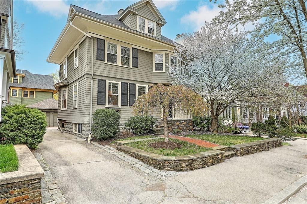 325 Wayland photo 2