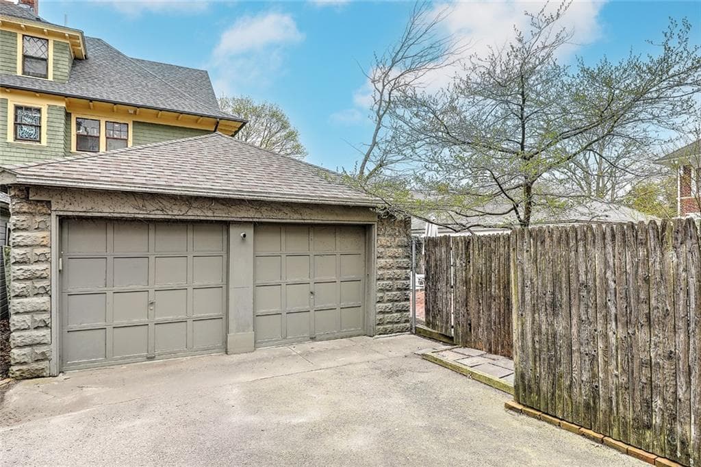 325 Wayland photo 3