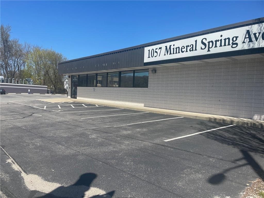 1057 Mineral Spring
