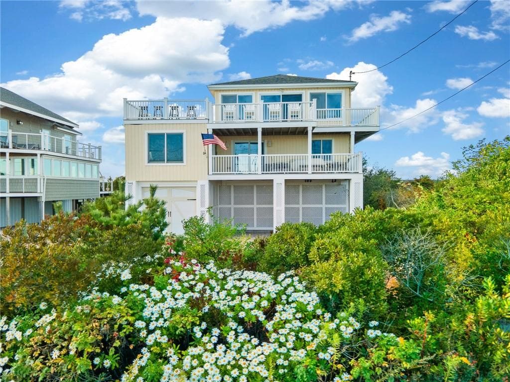 546 East Beach photo 3