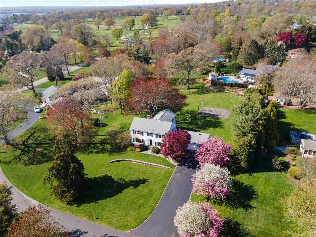 63 Briarcliff photo 5