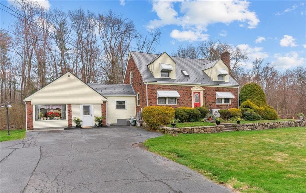 2405 Mendon