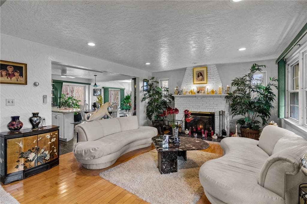 2405 Mendon photo 4