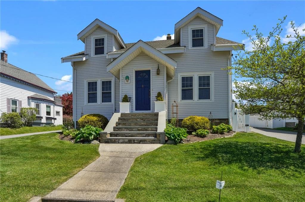 667 Aquidneck photo 2