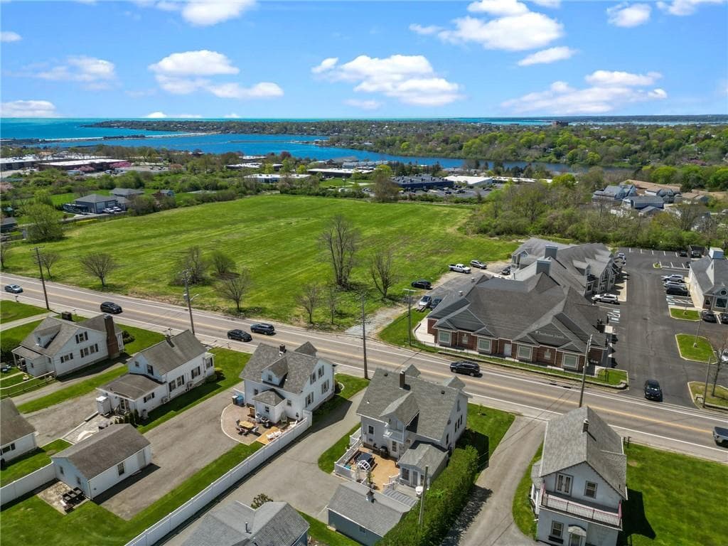 667 Aquidneck photo 5