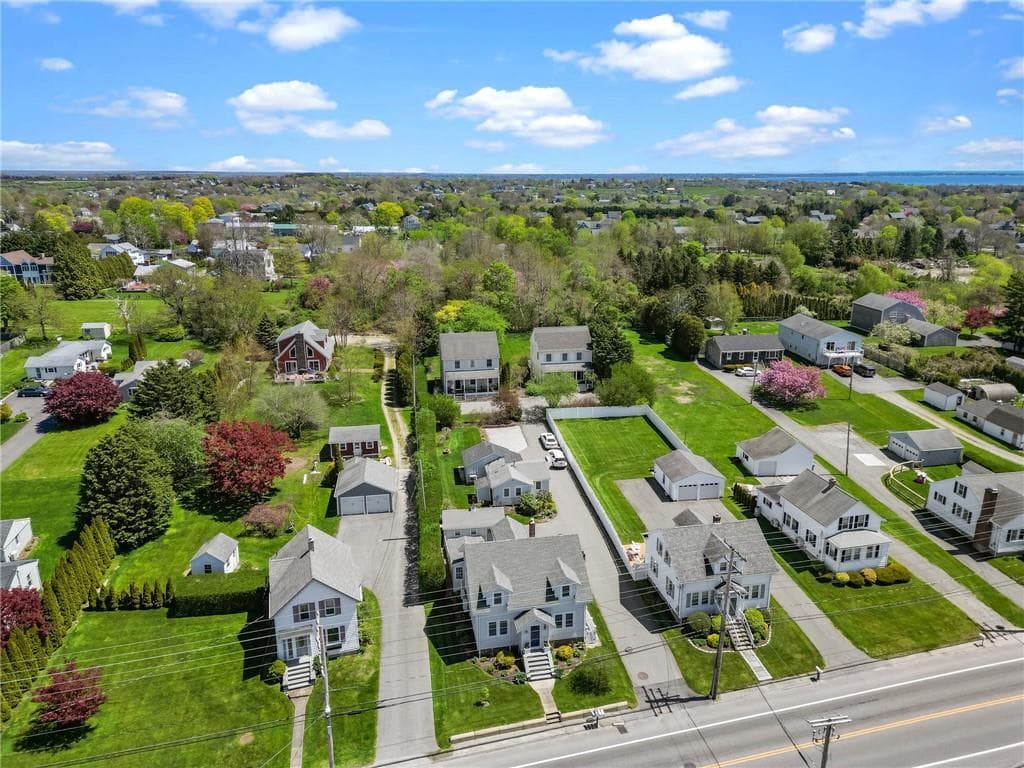 667 Aquidneck photo 4