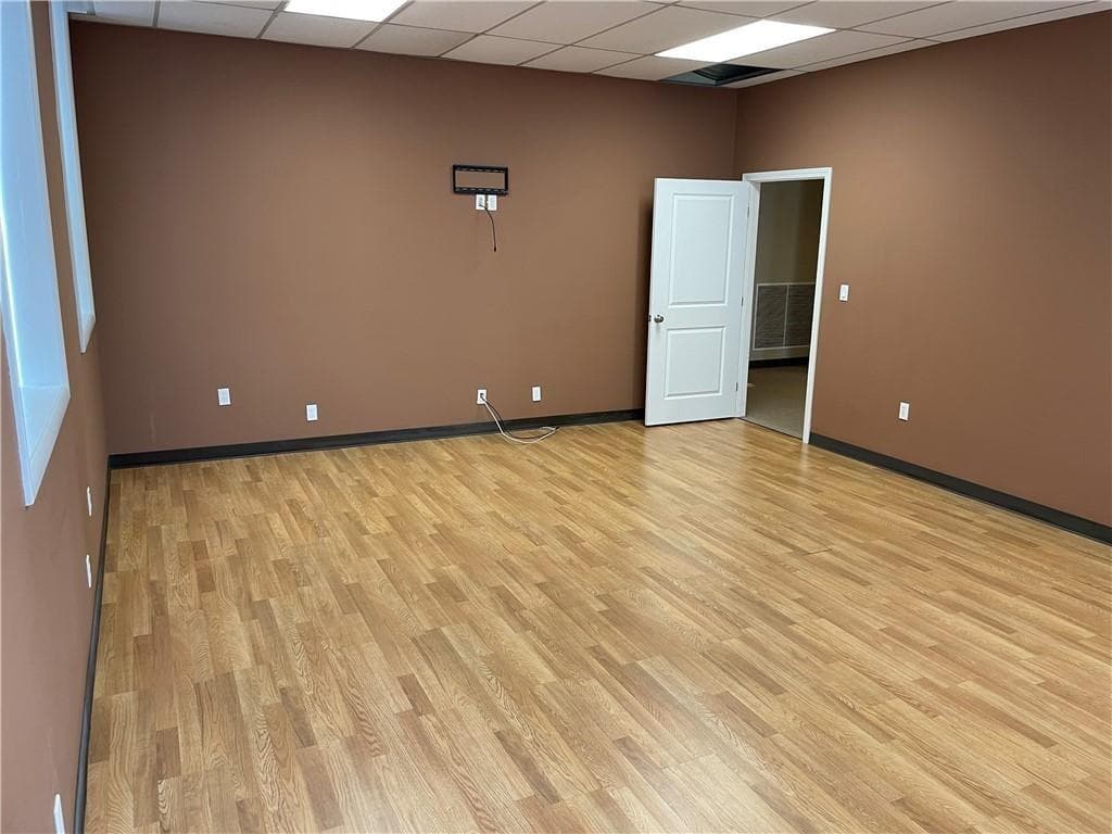 877 Broadway photo 4