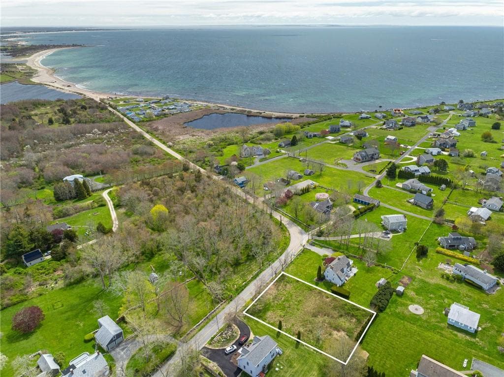 89 South Shore photo 2