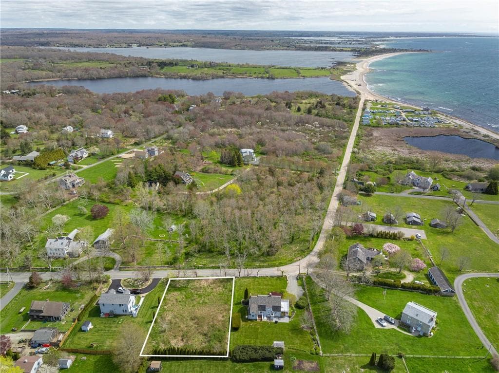 89 South Shore photo 3