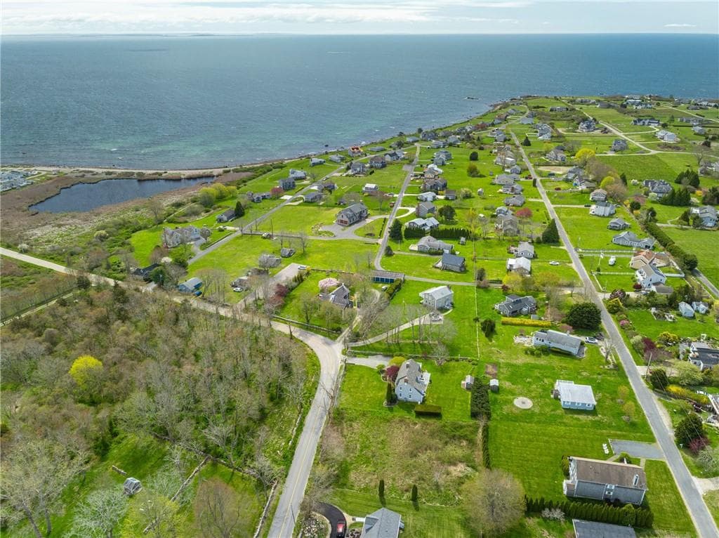 89 South Shore photo 5