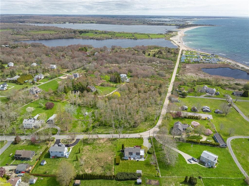 89 South Shore photo 4