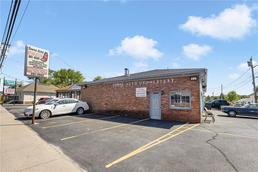 627 Killingly photo 2