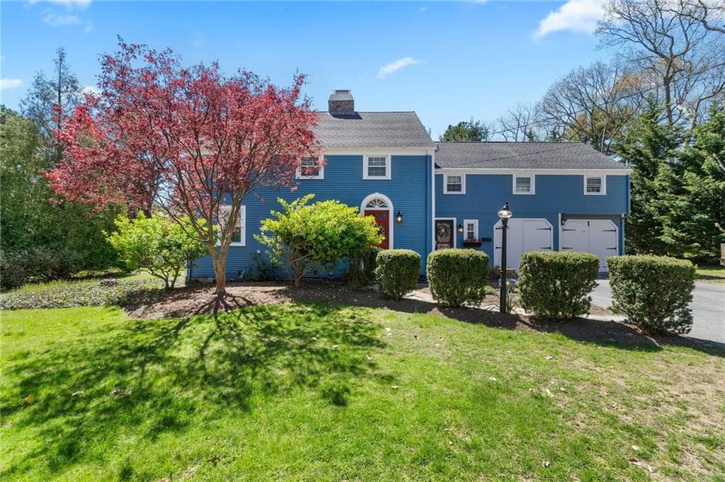 132 Windermere photo 3