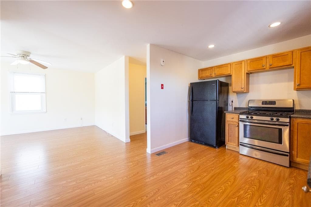 539 Admiral photo 3