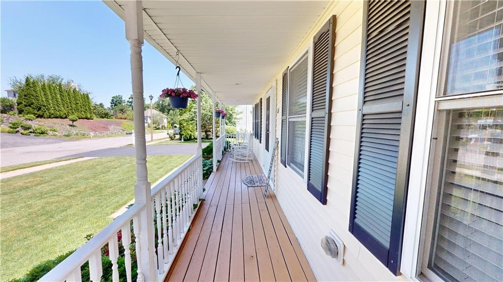 26 Linda photo 3