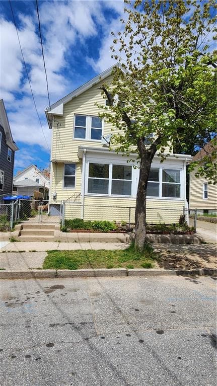 271 Vermont Ave photo 2