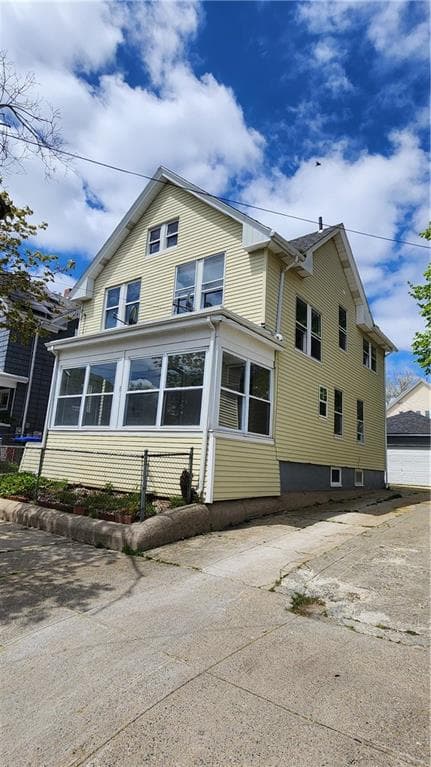 271 Vermont Ave photo 3