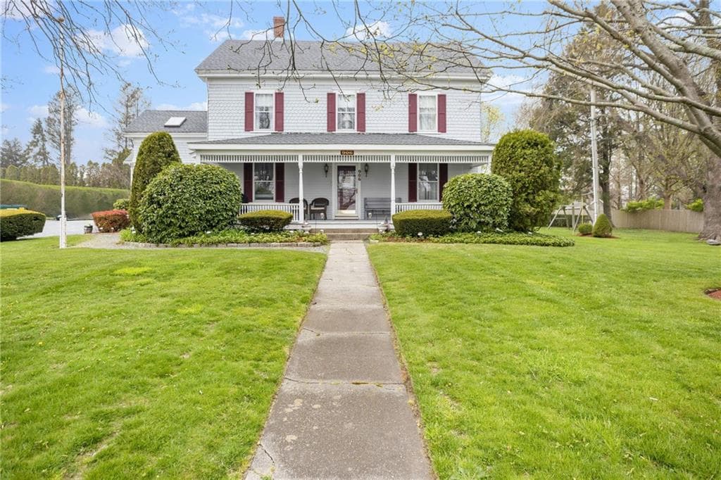 906 East Main