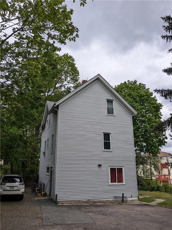 27 Montcalm photo 2