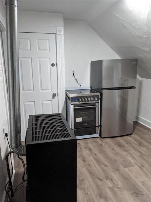 27 Montcalm photo 4
