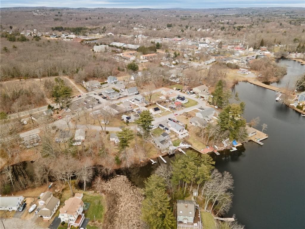19 Lakeview photo 5