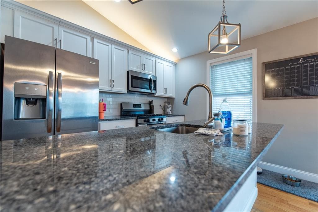 217 Crescent photo 5