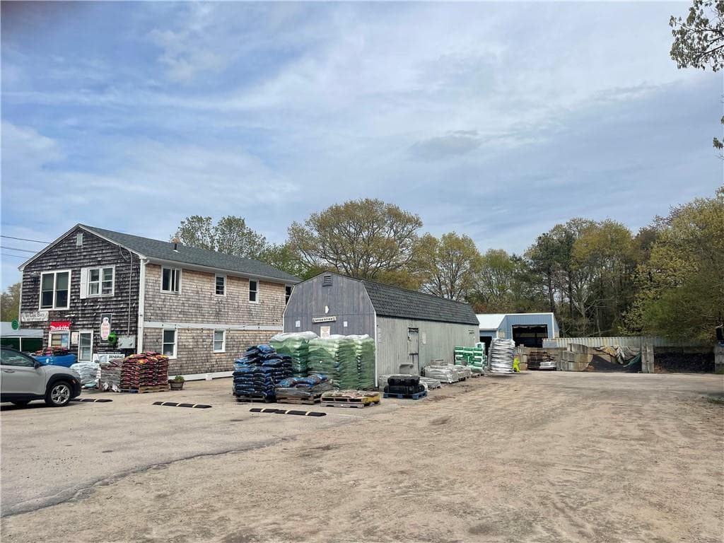 8 Ridgewood photo 4