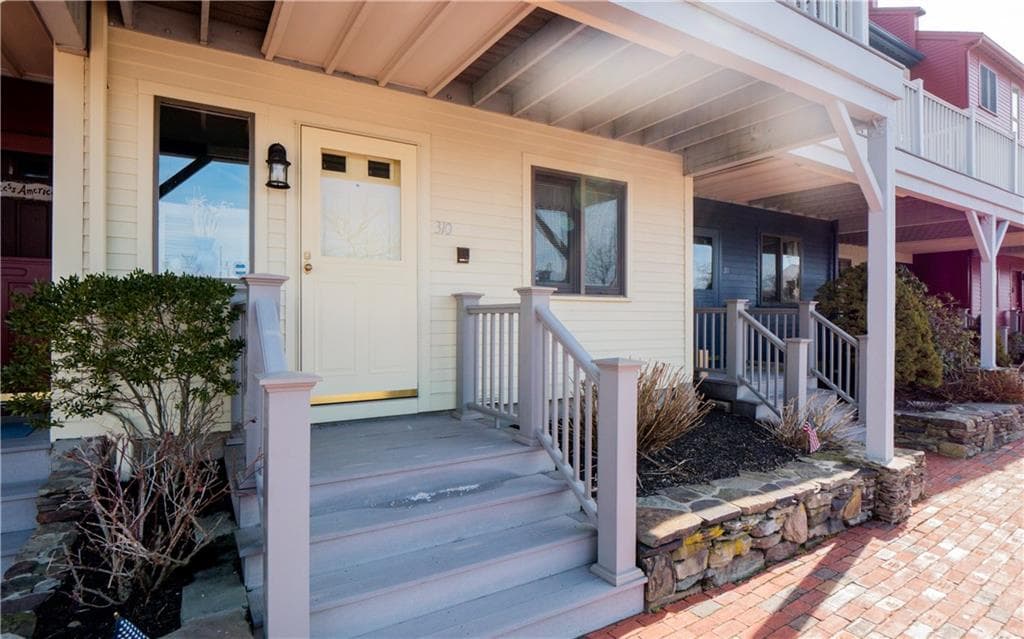 310 Swans Wharf photo 2