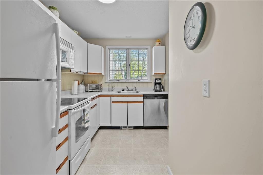 735 Willett #806 photo 3