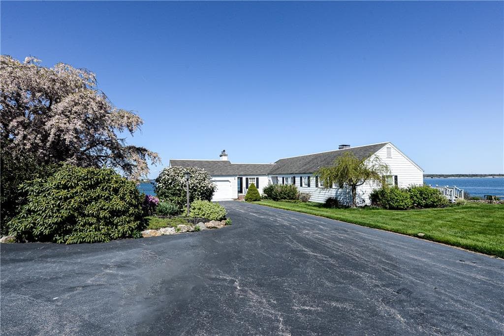 90 North Cliff photo 5