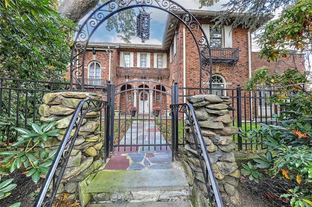 612 Elmgrove photo 2