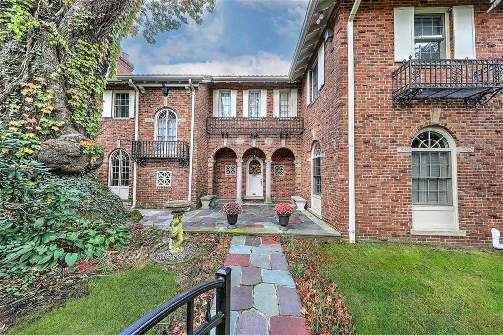 612 Elmgrove photo 3