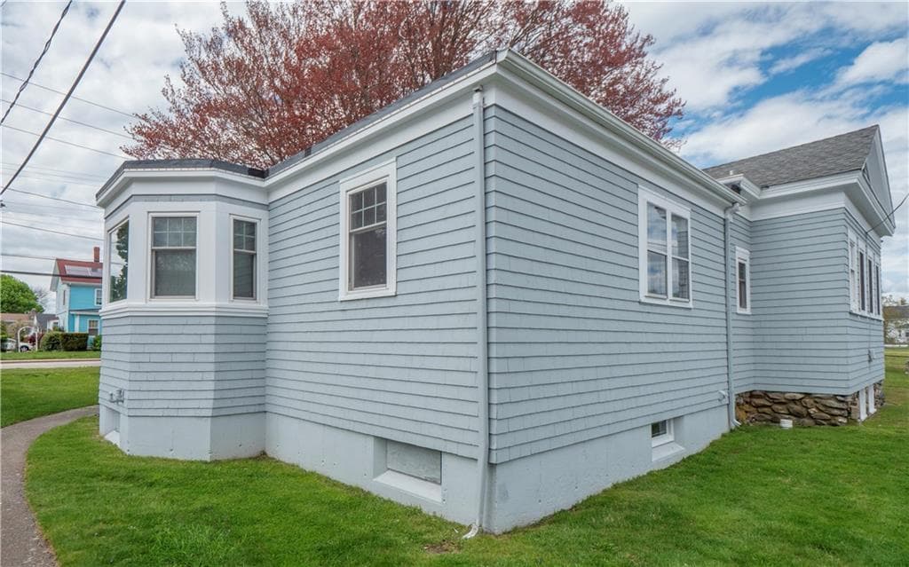 1521 WEST MAIN photo 2