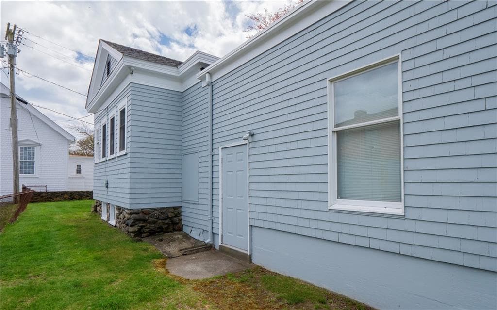 1521 WEST MAIN photo 3