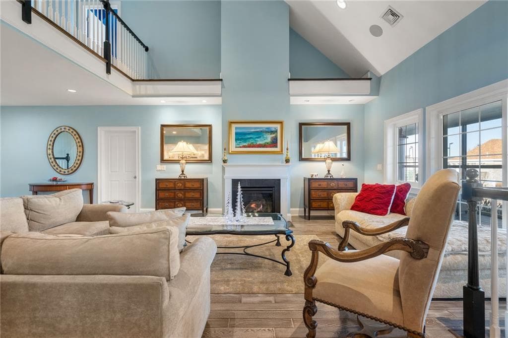 113 Newport Harbor photo 2