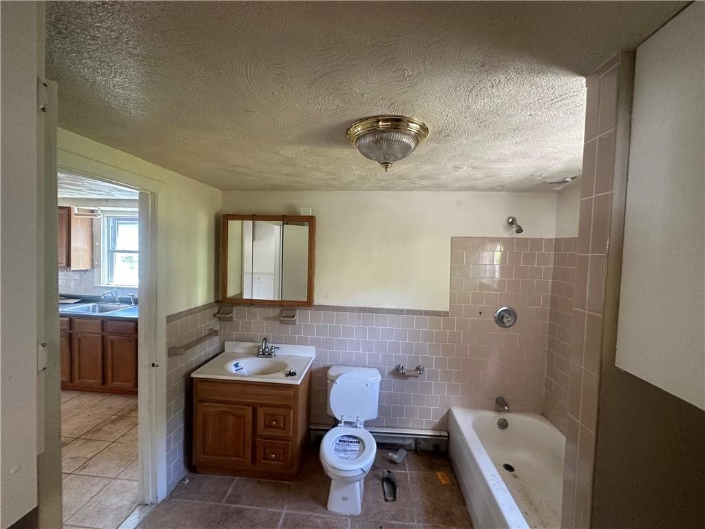 670 Putnam photo 4